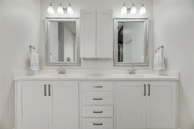 $450,000 | 912 Lamp Post Lane, Argyle, TX 76226