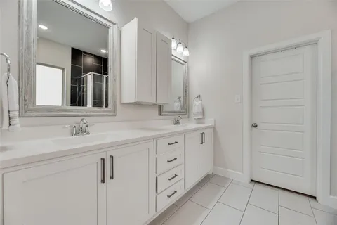 $450,000 | 912 Lamp Post Lane, Argyle, TX 76226