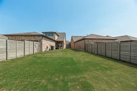 $450,000 | 912 Lamp Post Lane, Argyle, TX 76226