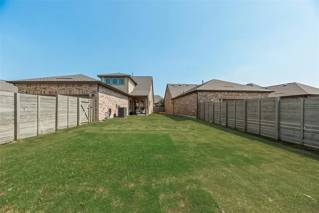 $450,000 | 912 Lamp Post Lane, Argyle, TX 76226