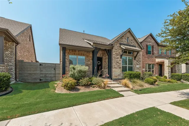 $450,000 | 912 Lamp Post Lane, Argyle, TX 76226