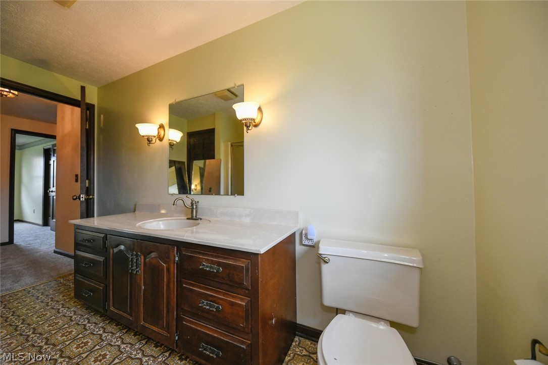 915 Sandy Lake Road Kent, OH 44240 - Photo 27 of 35 Hall full bath