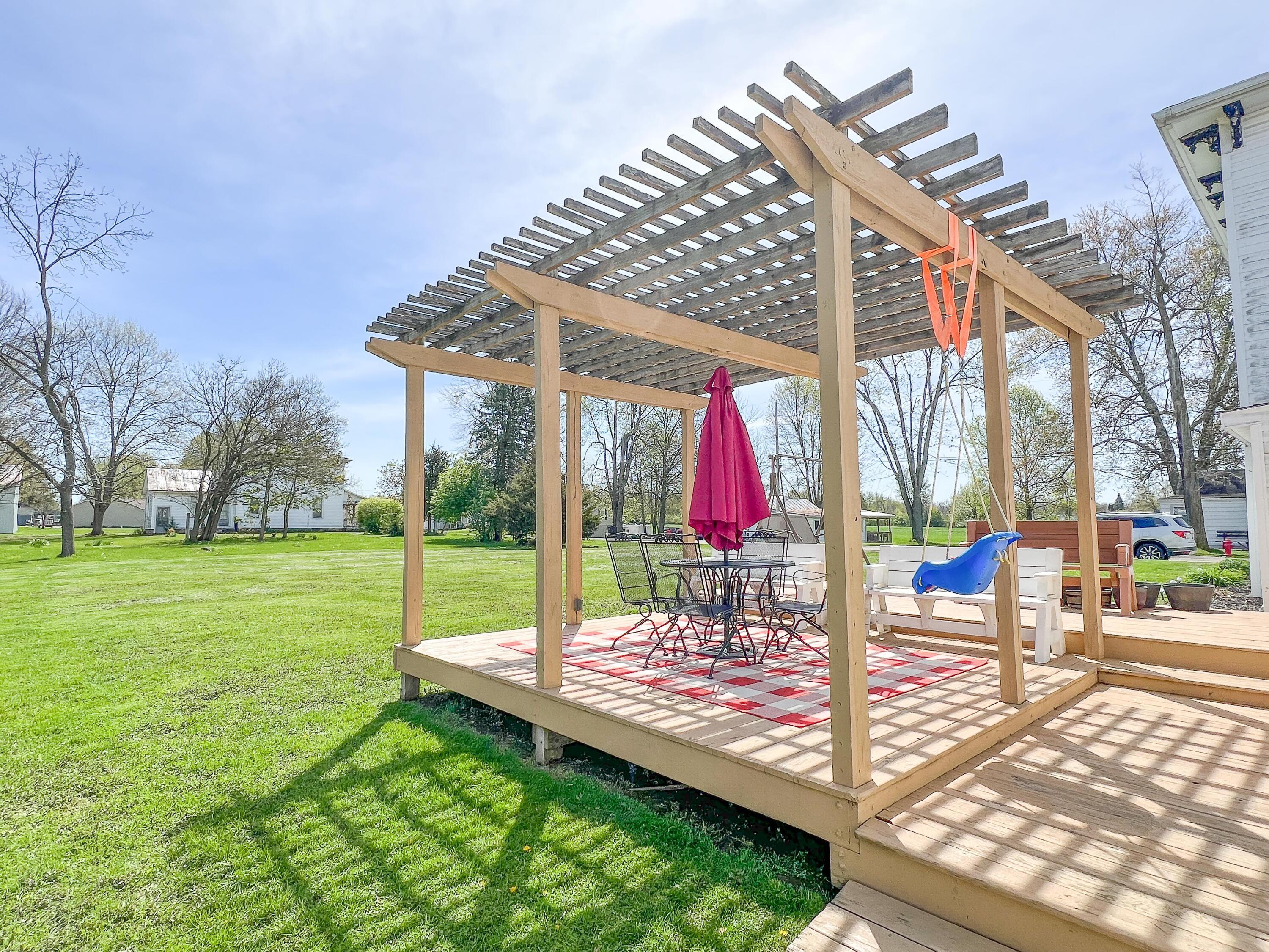 107 Union Street Edison, OH 43320 - Photo 8 of 47 Pergola located off family room