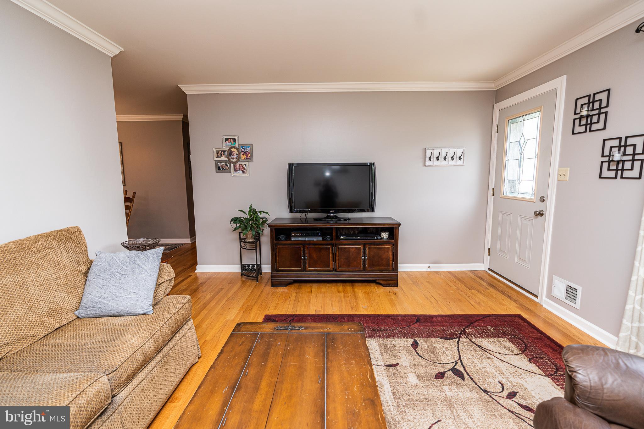 232 Homevale Road Reisterstown, MD 21136 - Photo 9 of 53 Living Room