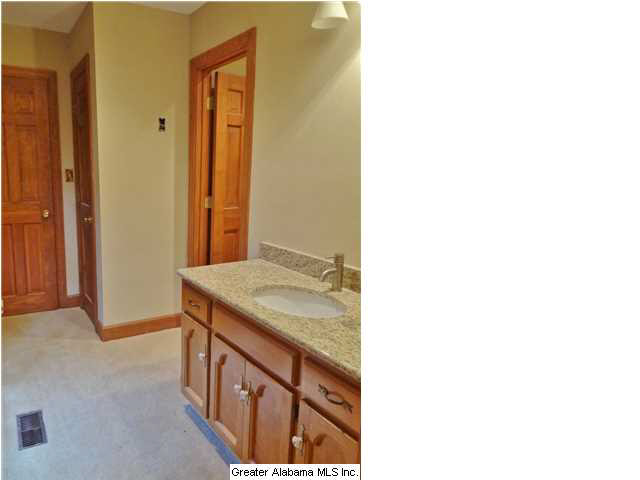1079 Crest Road Leeds, AL 35094 - Photo 18 of 32