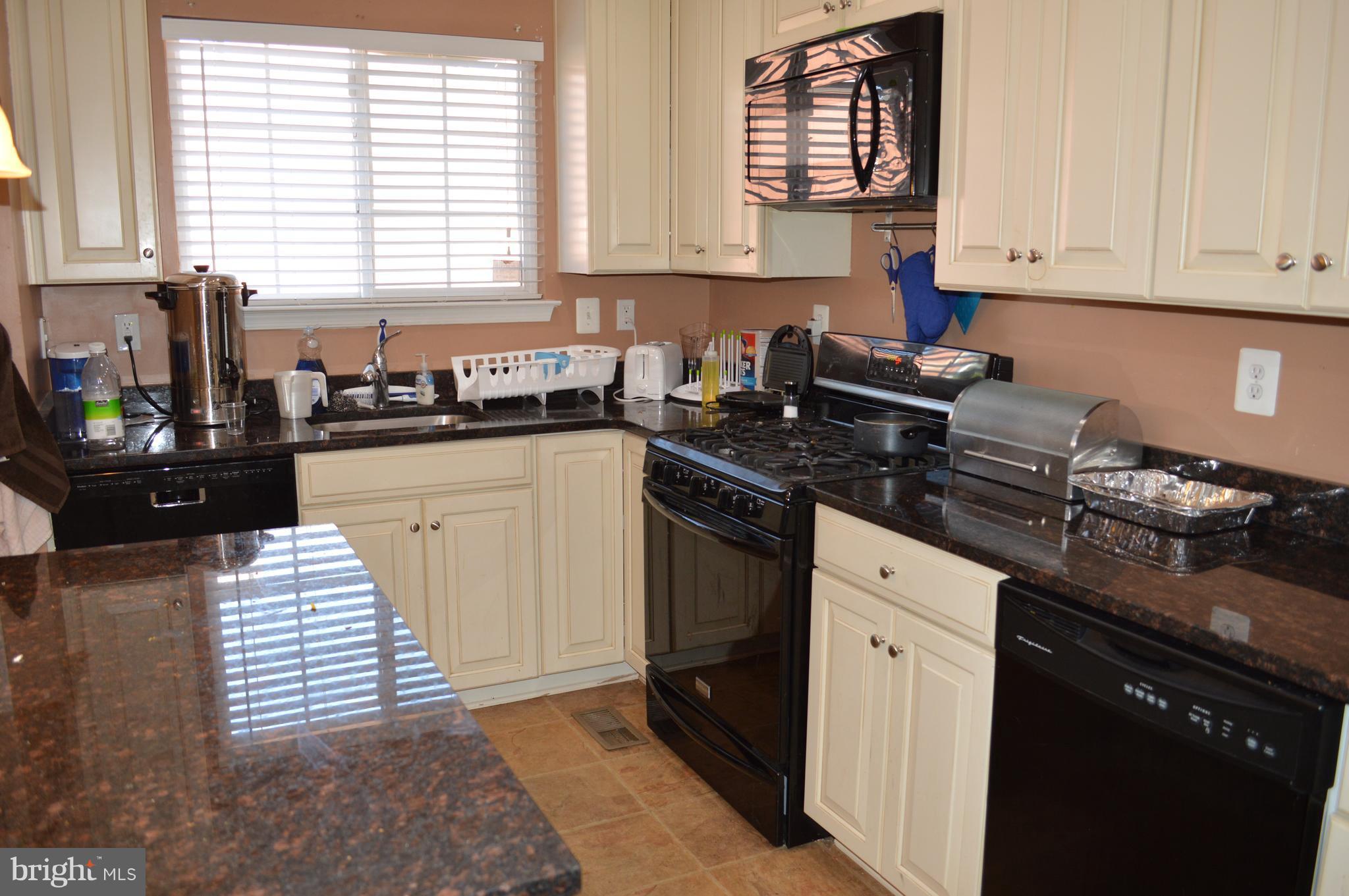 3614 Bancroft Road Baltimore, MD 21215 - Photo 6 of 16 Kitchen