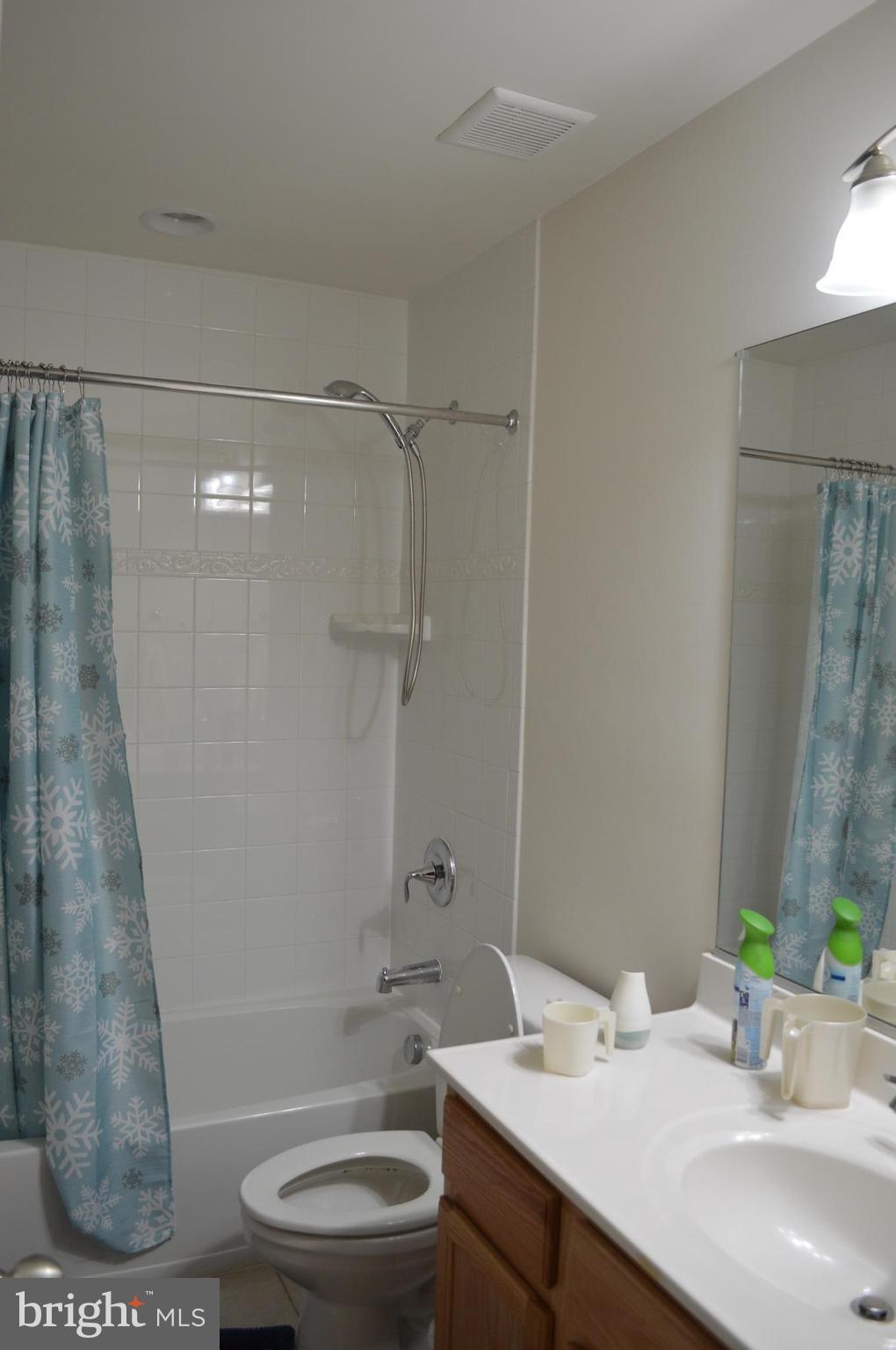 3614 Bancroft Road Baltimore, MD 21215 - Photo 10 of 16 Bath