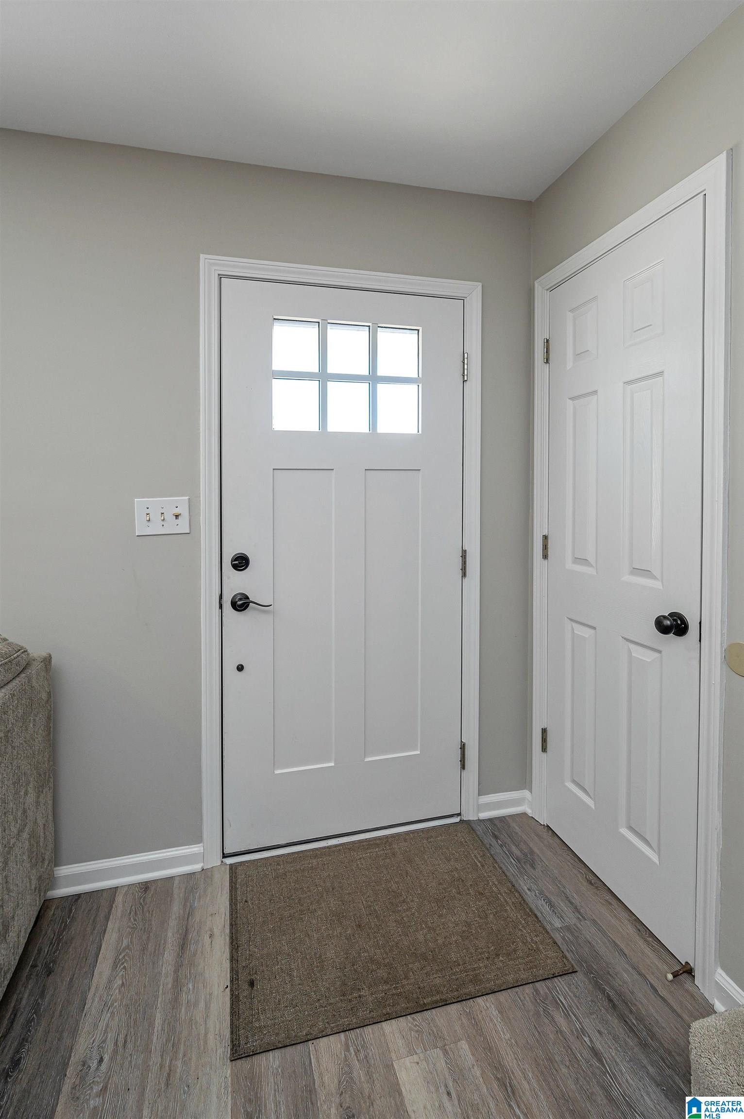 217 Willow Point Circle Alabaster, AL 35007 - Photo 3 of 33