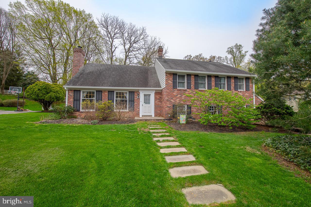 185 Woodstock Road Villanova, PA 19085 - Photo 2 of 30 Front of house