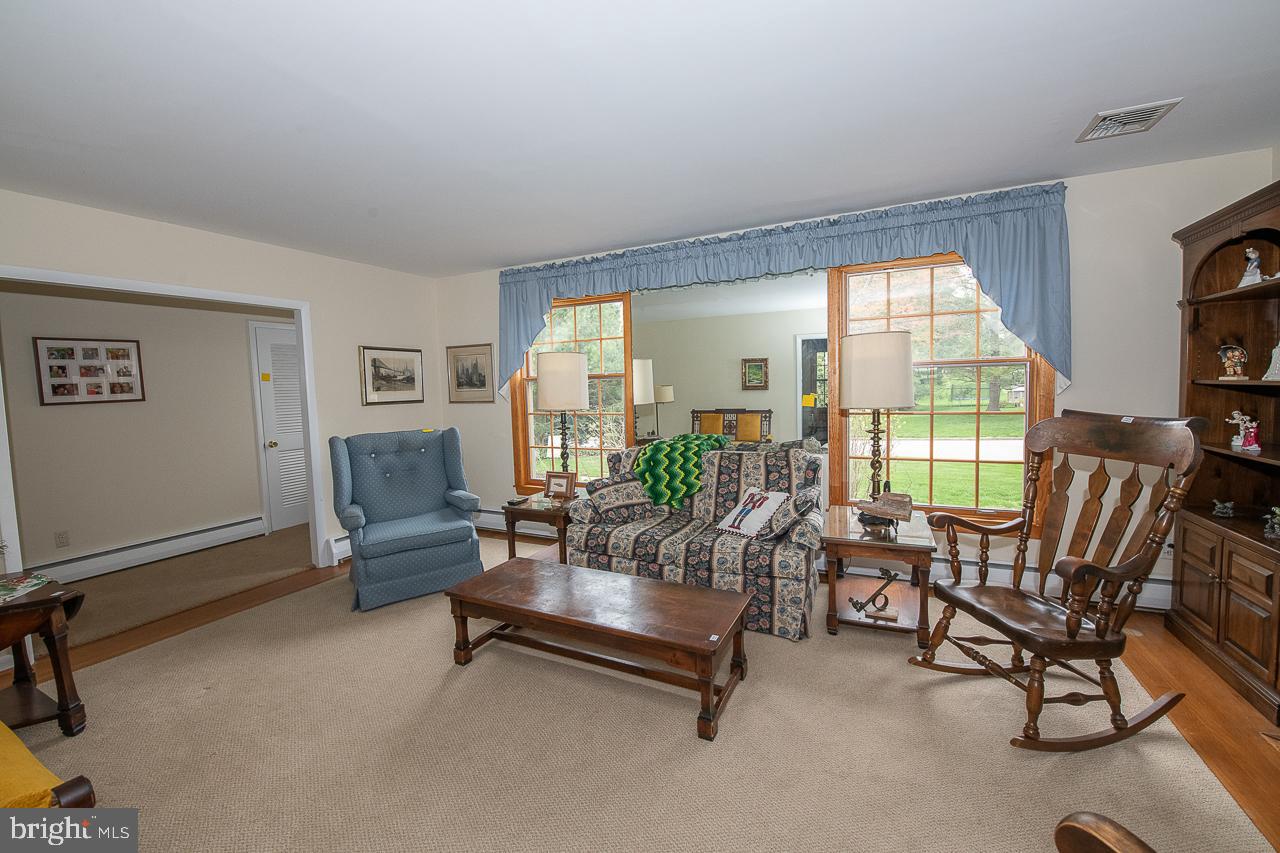 185 Woodstock Road Villanova, PA 19085 - Photo 6 of 30 Living Room