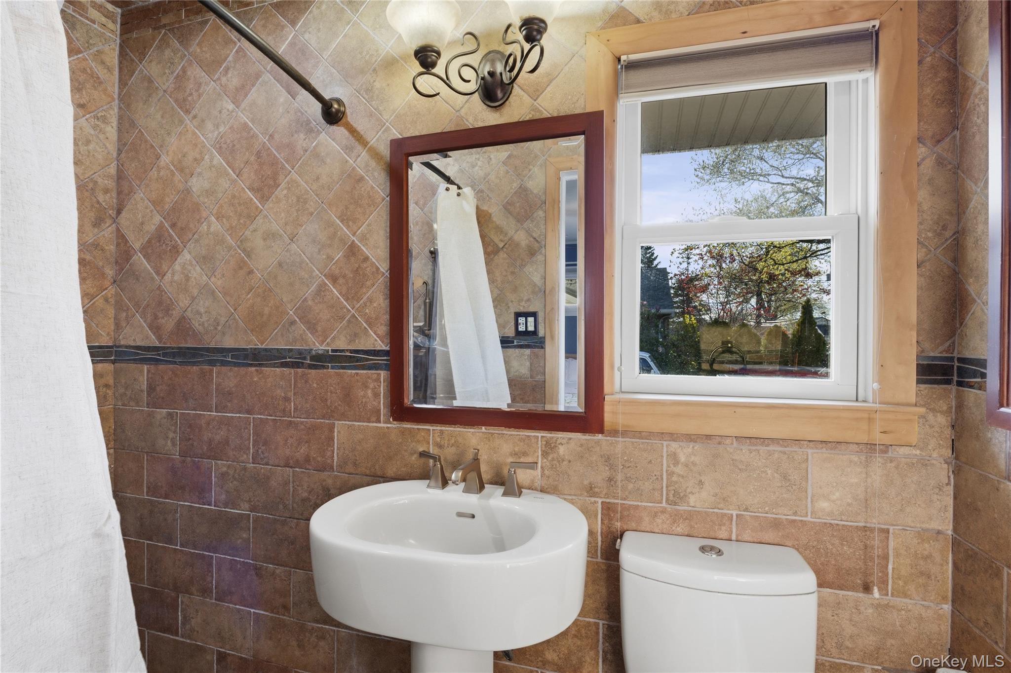 2489 Eileen Road Oceanside, NY 11572 - Photo 15 of 34