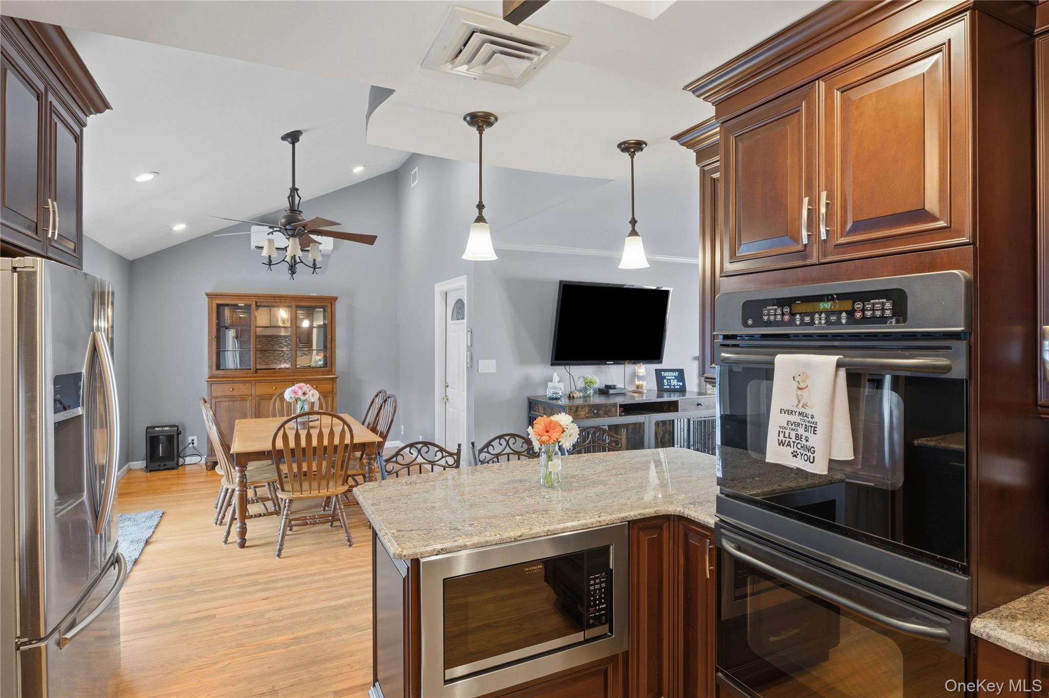 2489 Eileen Road Oceanside, NY 11572 - Photo 3 of 34
