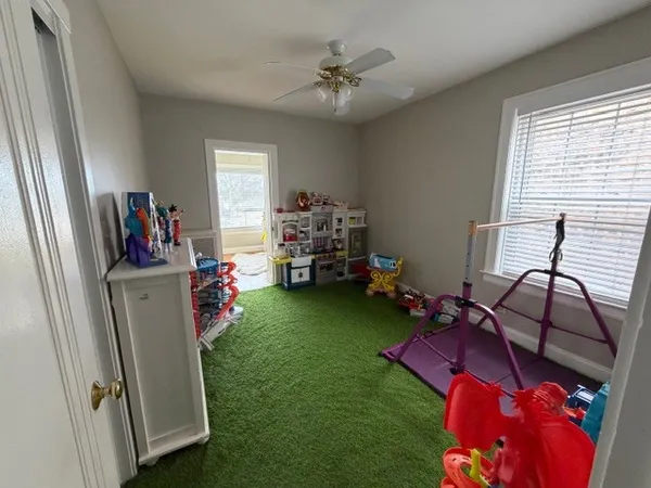 $2,250 | 4820 Elm Street, Unit 3, Skokie, IL 60077