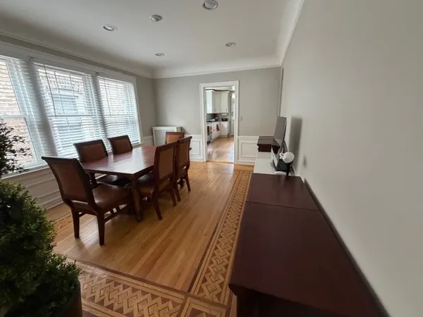 $2,250 | 4820 Elm Street, Unit 3, Skokie, IL 60077