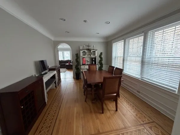 $2,250 | 4820 Elm Street, Unit 3, Skokie, IL 60077