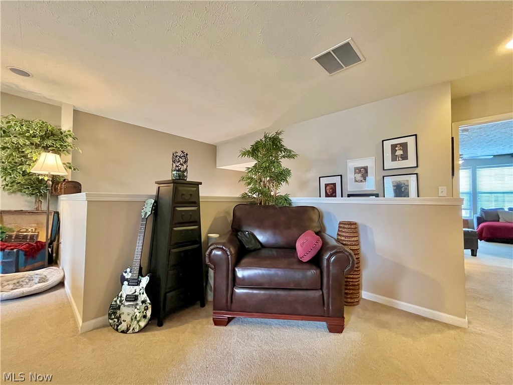 991 Croghan Way Akron, OH 44321 - Photo 11 of 25 Additional sitting area in loft.