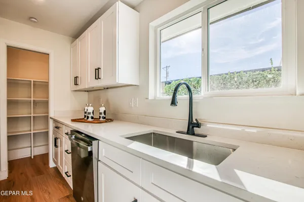$630,000 | 1210 La Cruz Drive, El Paso, TX 79902