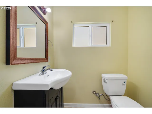 $429,500 | 1209 6th Street, Tillamook, OR 97141