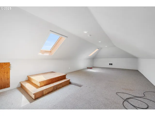 $429,500 | 1209 6th Street, Tillamook, OR 97141