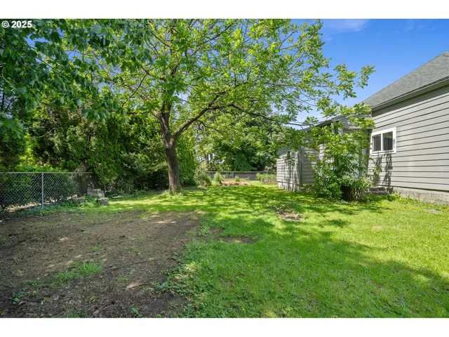 $429,500 | 1209 6th Street, Tillamook, OR 97141