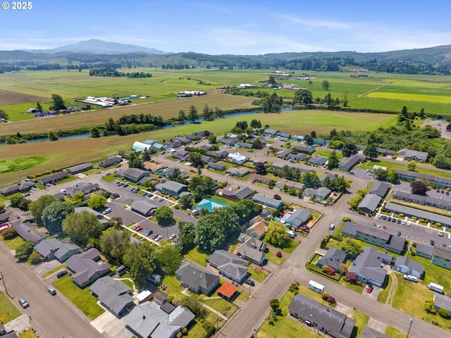 $429,500 | 1209 6th Street, Tillamook, OR 97141