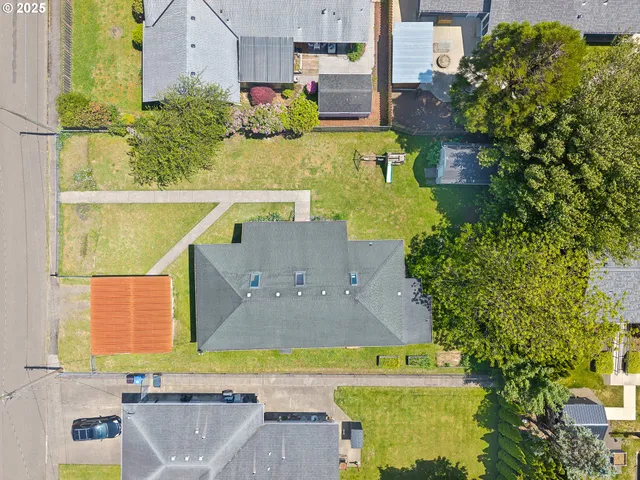 $429,500 | 1209 6th Street, Tillamook, OR 97141