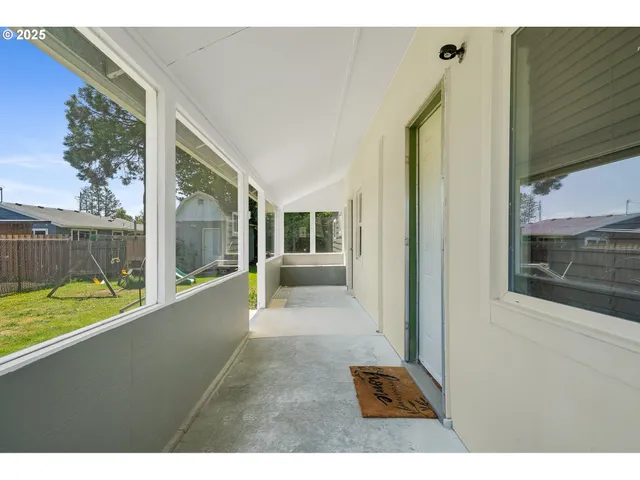 $429,500 | 1209 6th Street, Tillamook, OR 97141