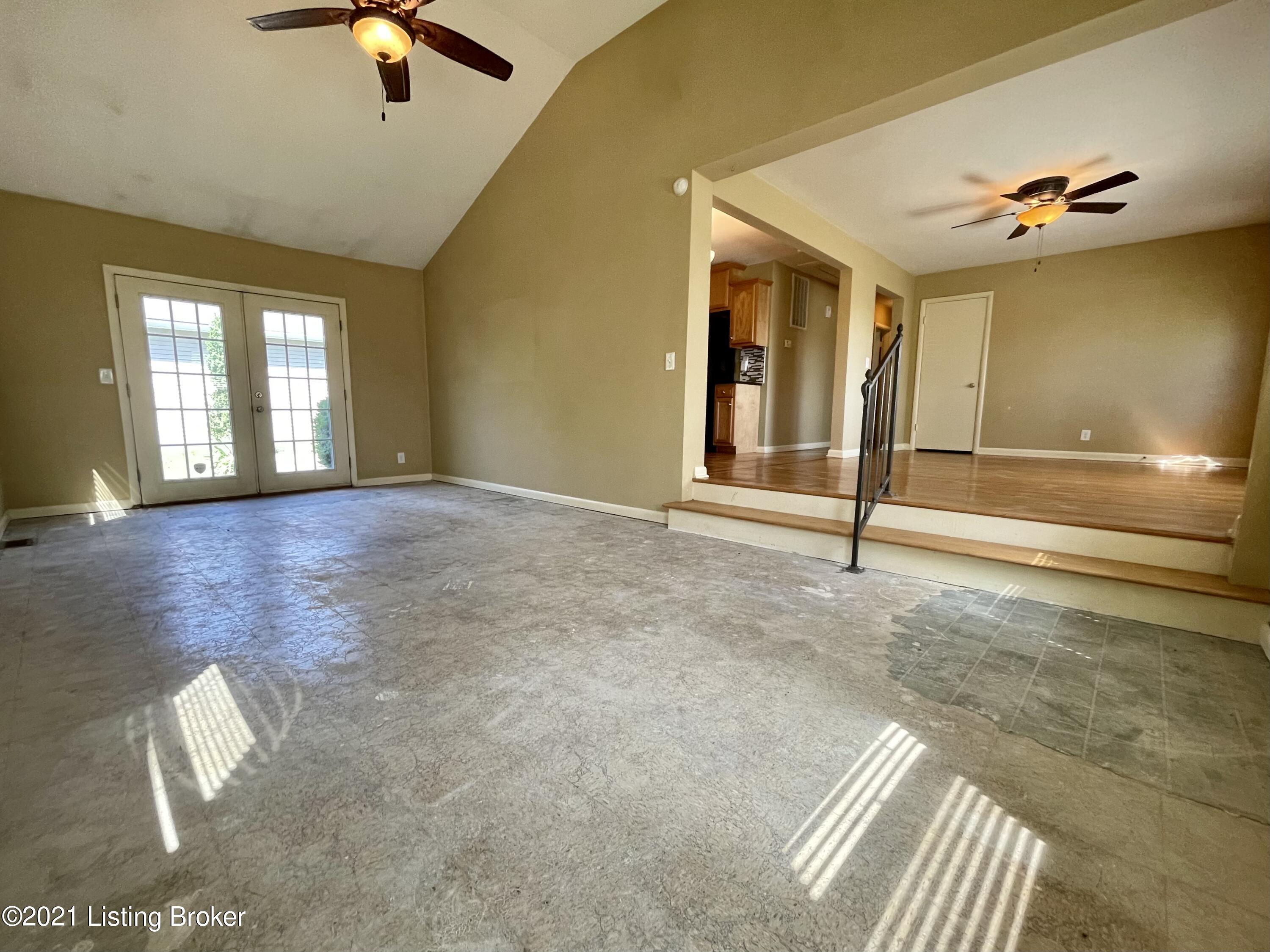 10706 Blue Lick Road Louisville, KY 40229 - Photo 6 of 17 7- BLR