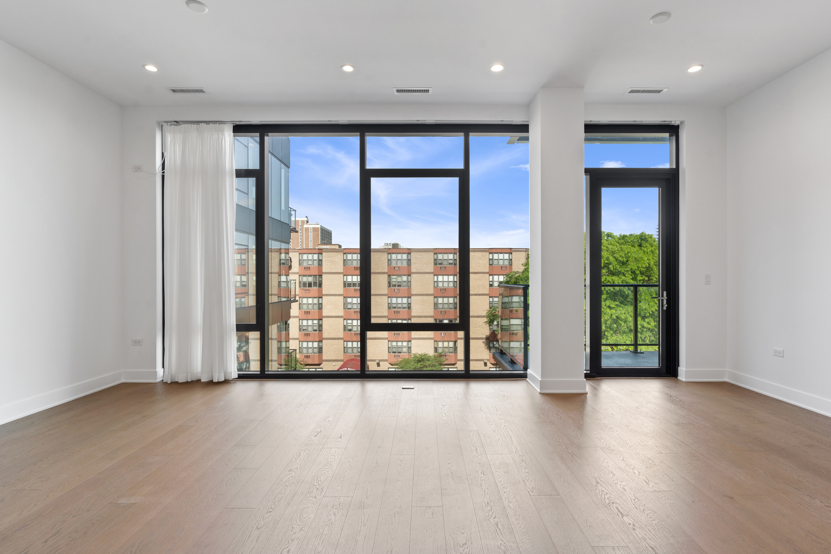 6 North Bishop Street, Unit 406 Chicago, IL 60607 - Photo 15 of 34