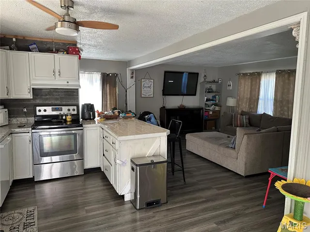 $85,000 | 385 Bryden Avenue, Vergennes, IL 62994