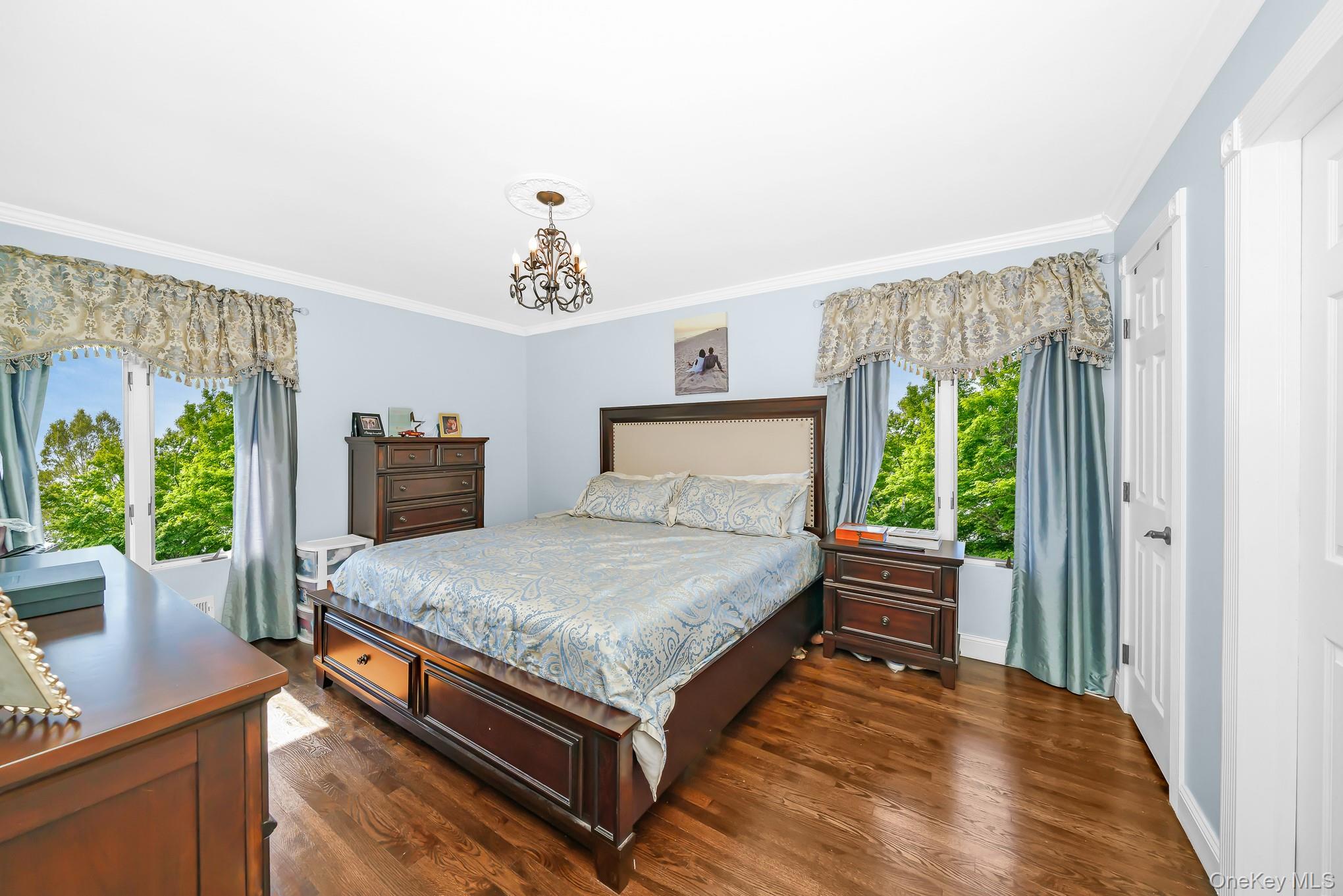 9 Wayne Place Commack, NY 11725 - Photo 19 of 36