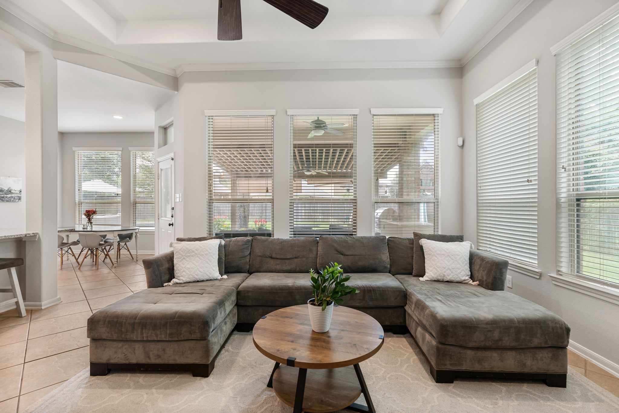 35 Nagshead Place Spring, TX 77389 - Photo 8 of 40