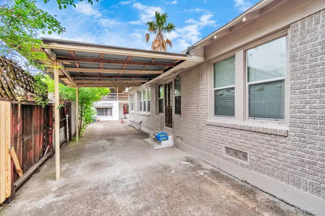 $490,000 | 8209 Howard Drive, Houston, TX 77017