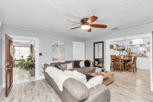 $490,000 | 8209 Howard Drive, Houston, TX 77017