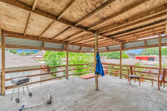 $490,000 | 8209 Howard Drive, Houston, TX 77017