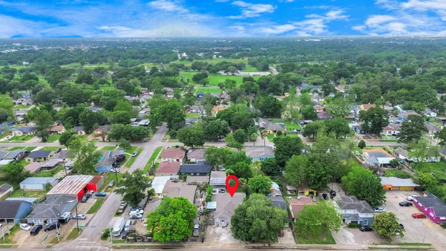 $490,000 | 8209 Howard Drive, Houston, TX 77017