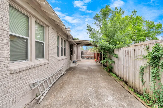 $490,000 | 8209 Howard Drive, Houston, TX 77017