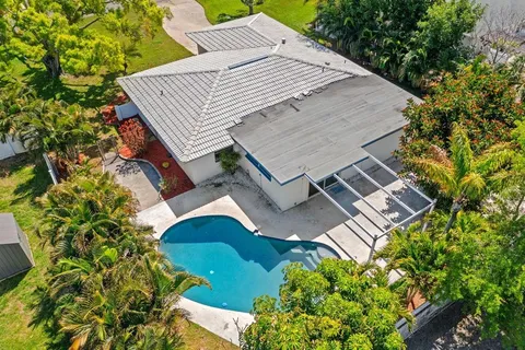 $675,000 | 4540 Bayshore Boulevard Northeast, St. Petersburg, FL 33703