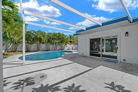 $675,000 | 4540 Bayshore Boulevard Northeast, St. Petersburg, FL 33703