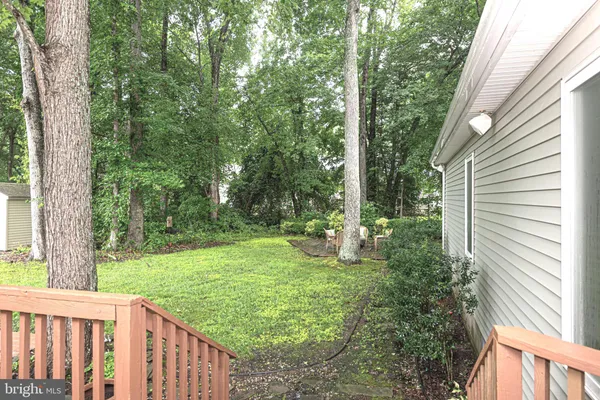 a view of yard from a balcony