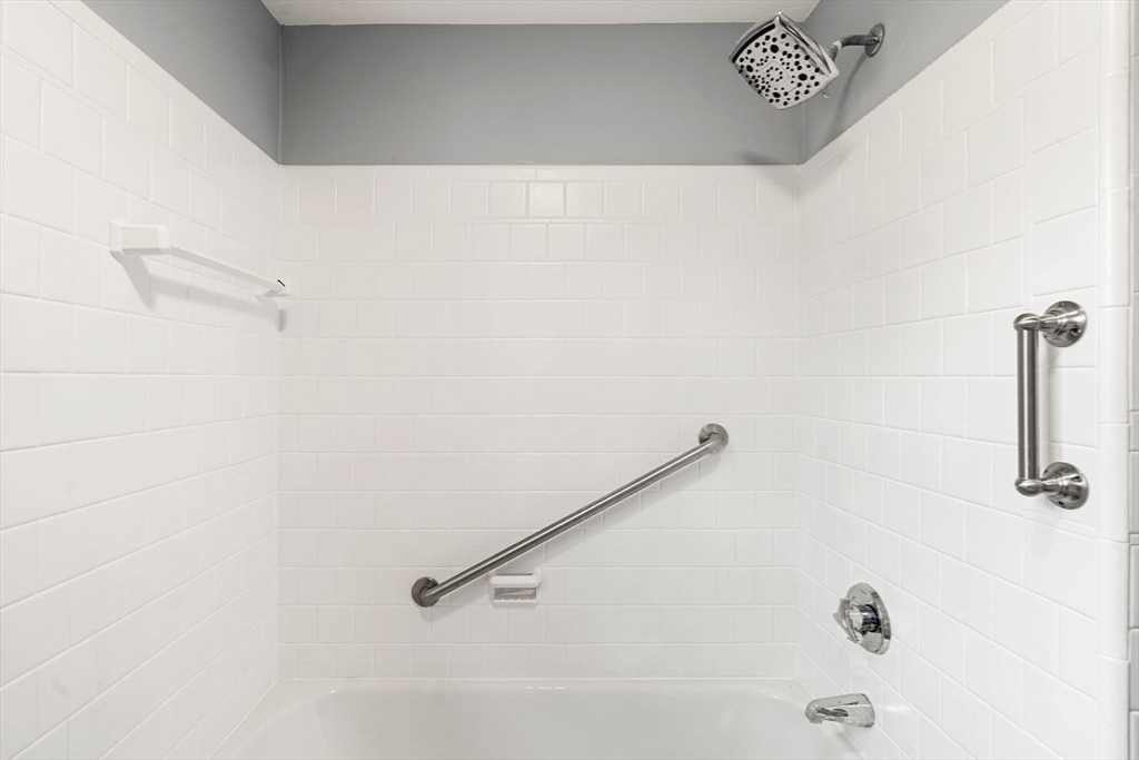 71 Range Heights Road Lynn, MA 01904 - Photo 11 of 37 Gallery Image 11