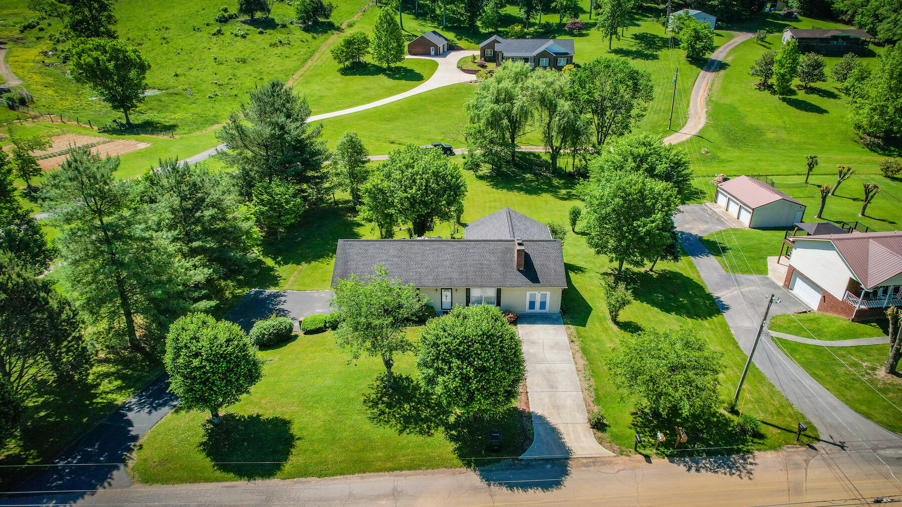 475 Harr Trail Road Blountville, TN 37617 - Photo 5 of 52 101