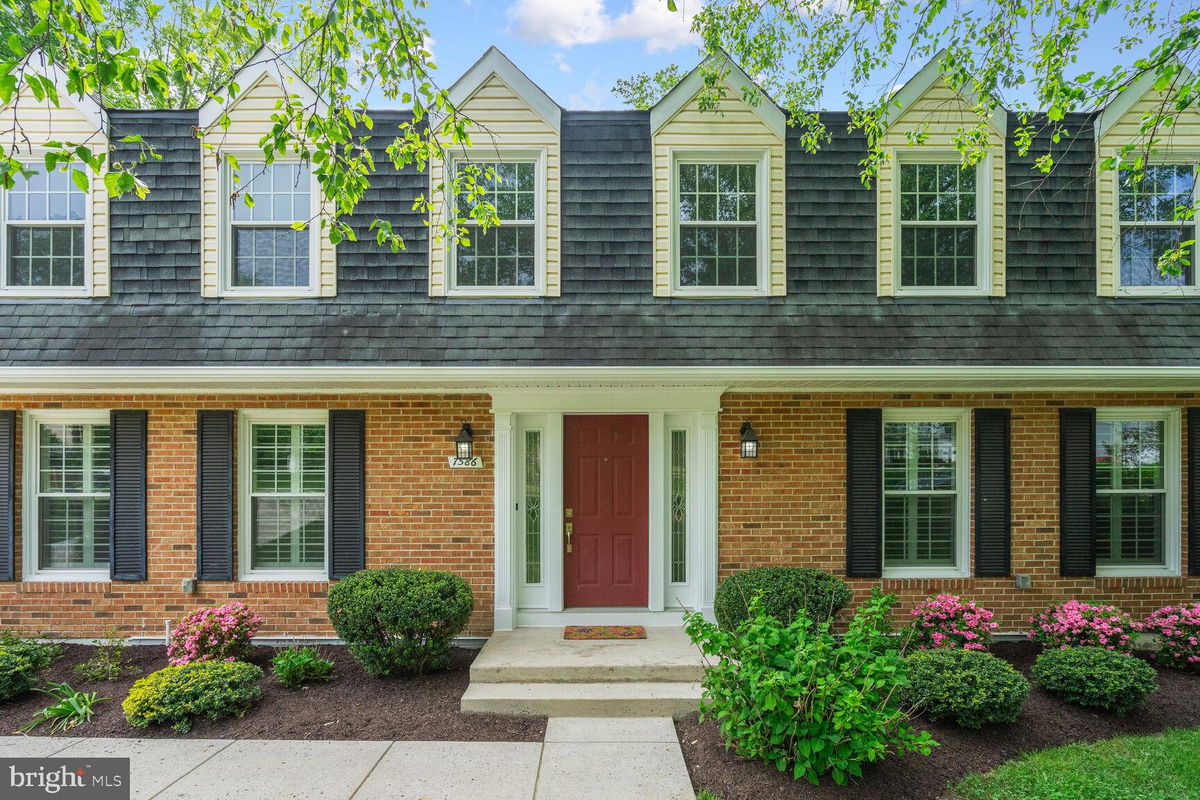 7586 Vogels Way Springfield, VA 22153 - Photo 3 of 42 Stately
