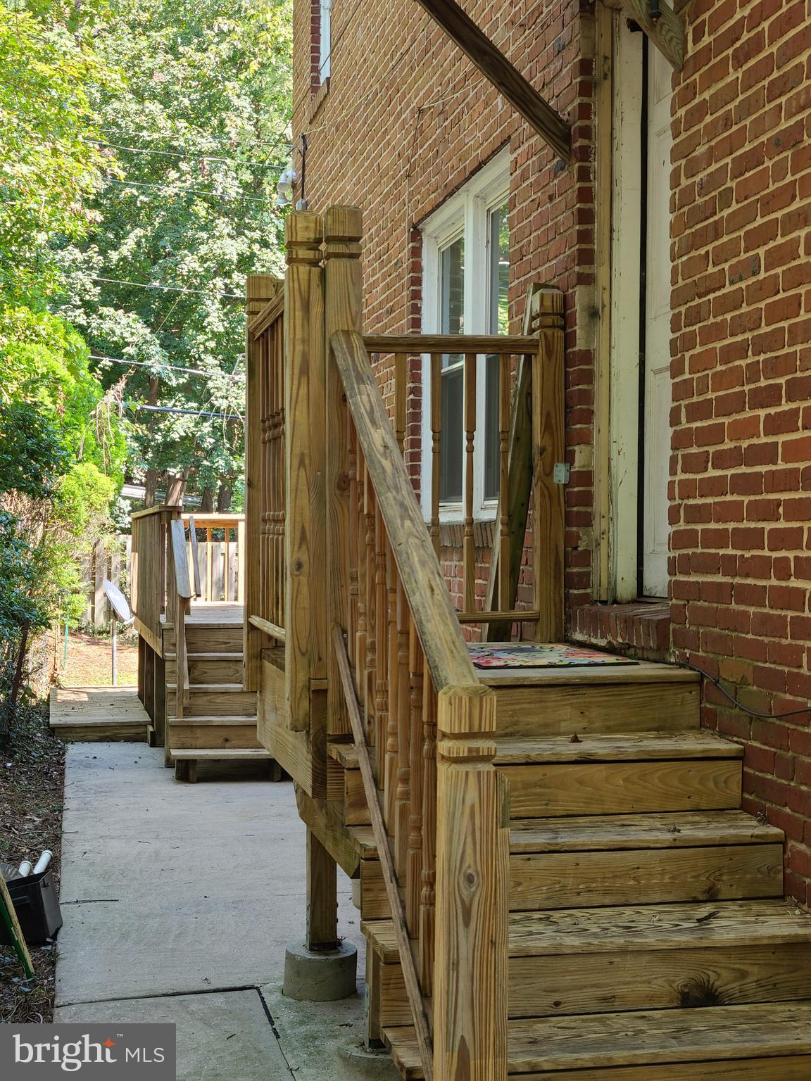 243 Mallow Hill Road Baltimore, MD 21229 - Photo 10 of 17 Separate Side entrance to Upstairs level
