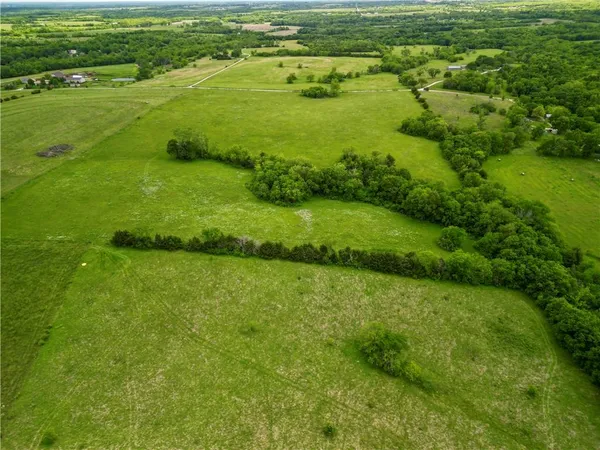 $400,000 | Lot 1 U Road, Hoyt, KS 66440