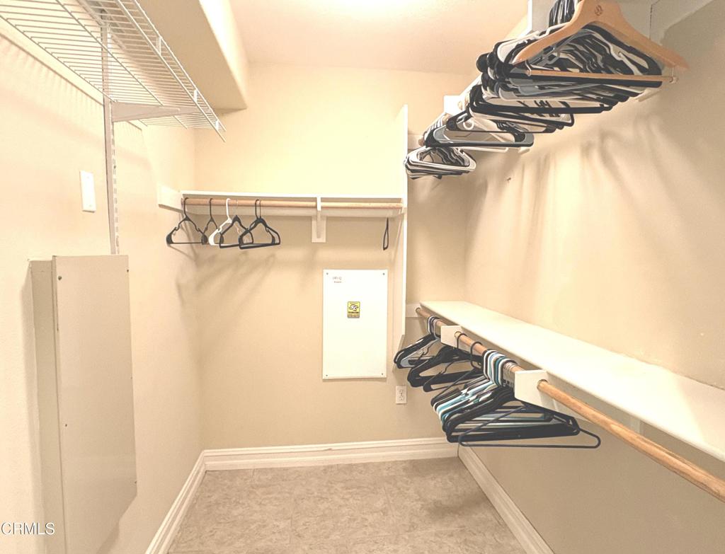 1423 Windshore Way Oxnard, CA 93035 - Photo 46 of 64 a view of walk in closet