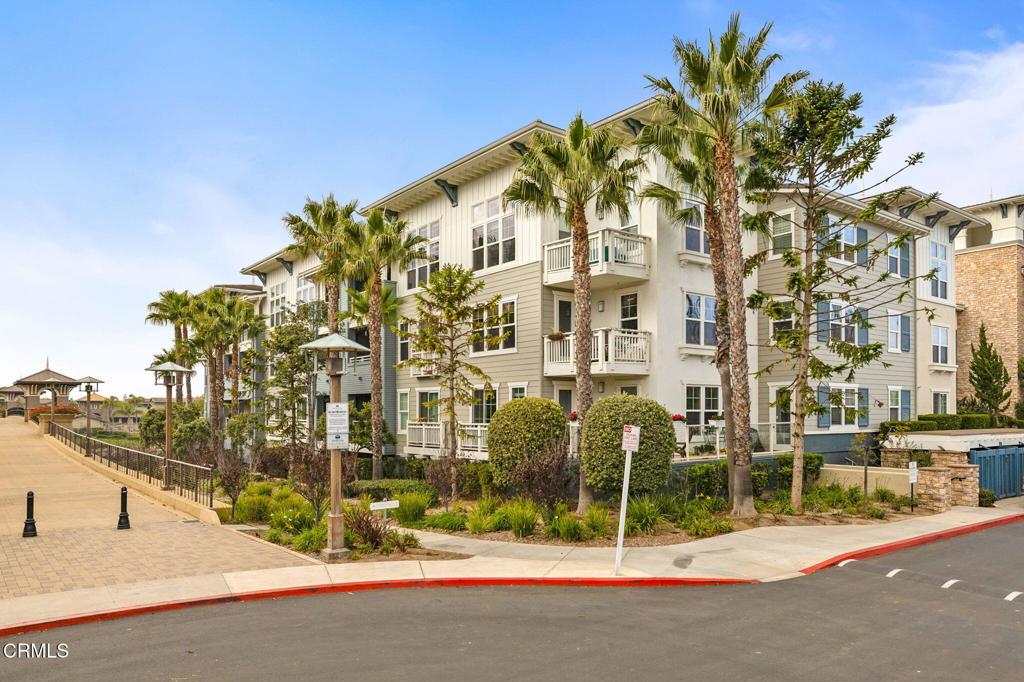 1423 Windshore Way Oxnard, CA 93035 - Photo 53 of 64 a large building with a street