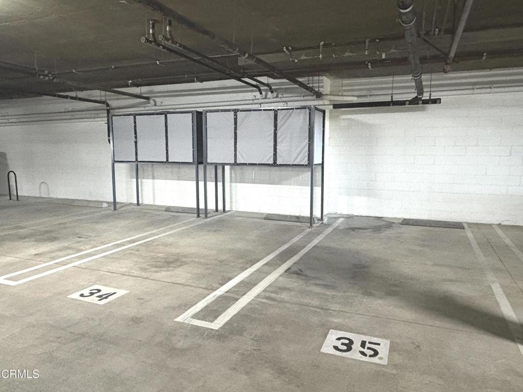 1423 Windshore Way Oxnard, CA 93035 - Photo 63 of 64 a view of a garage