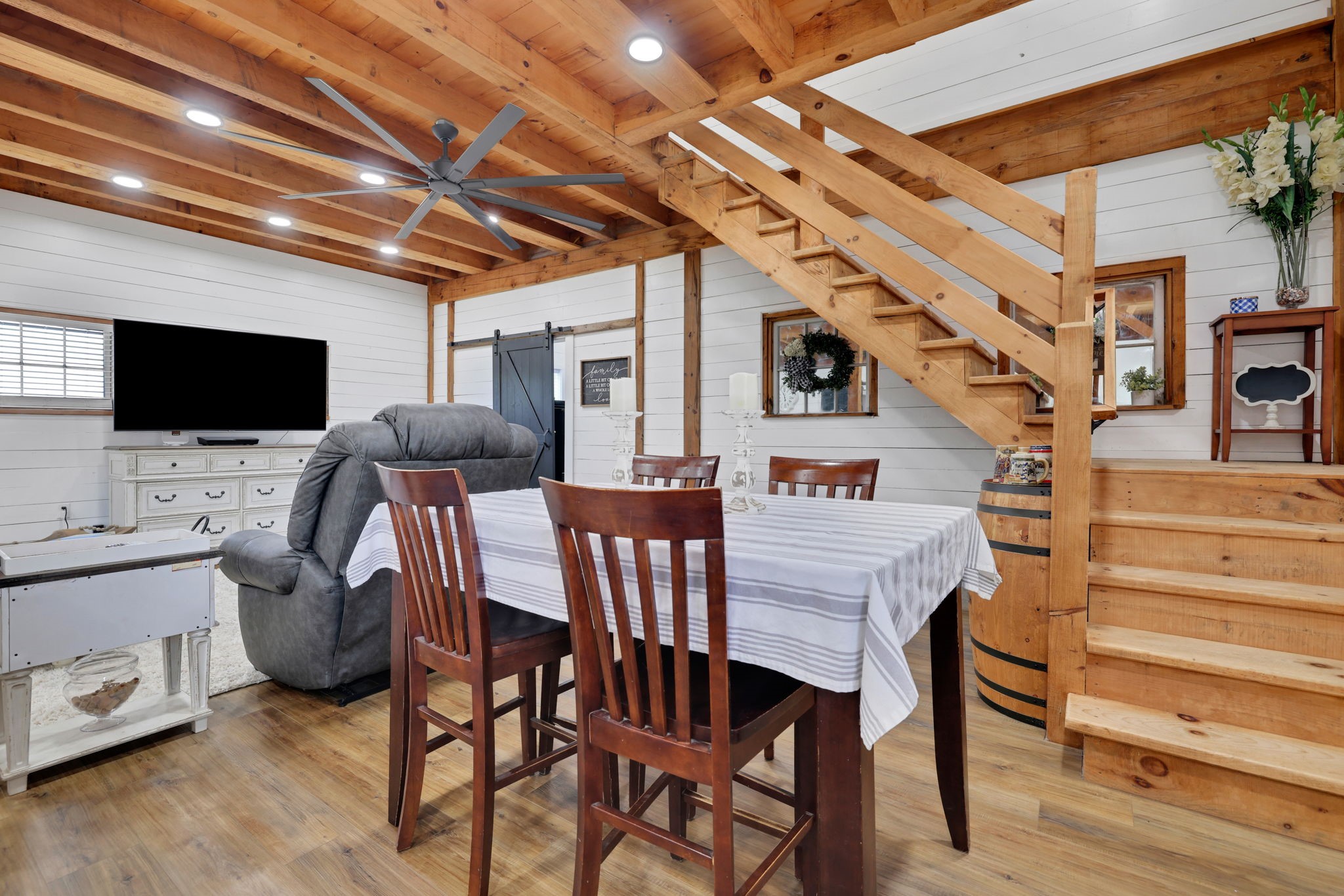 133 Timber Ridge Road Liberty, TX 77575 - Photo 11 of 29 a livingroom with furniture and a flat screen tv