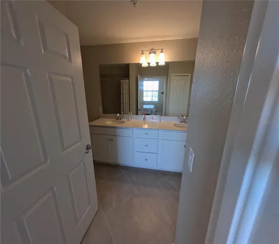 $6,000 | 17626 Gawthrop Drive, Unit 201, Bradenton, FL 34211